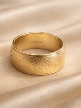 14K Gold Crosshatch Wedding Band , Size 6,  6.7 g Romantic Elegance, c.1971